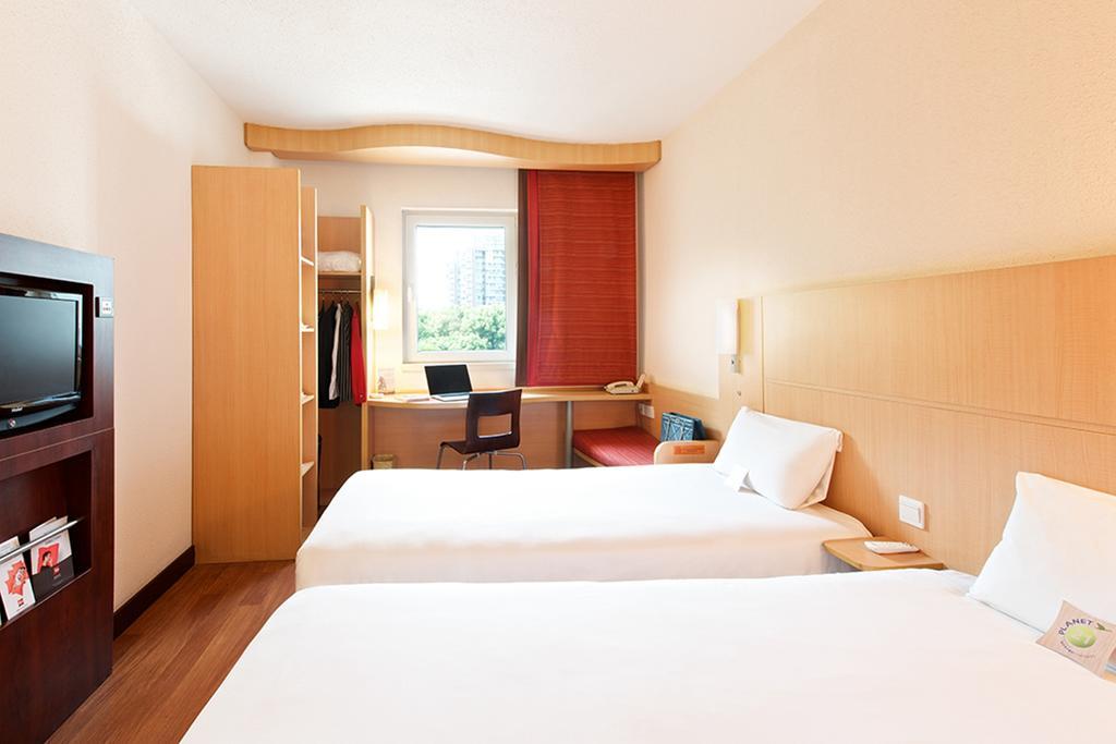 Ibis Ningbo Qianhu Plaza Hotel Exterior foto