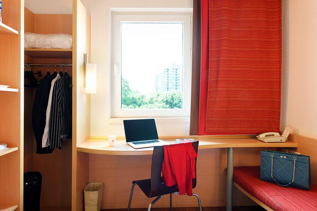 Ibis Ningbo Qianhu Plaza Hotel Exterior foto