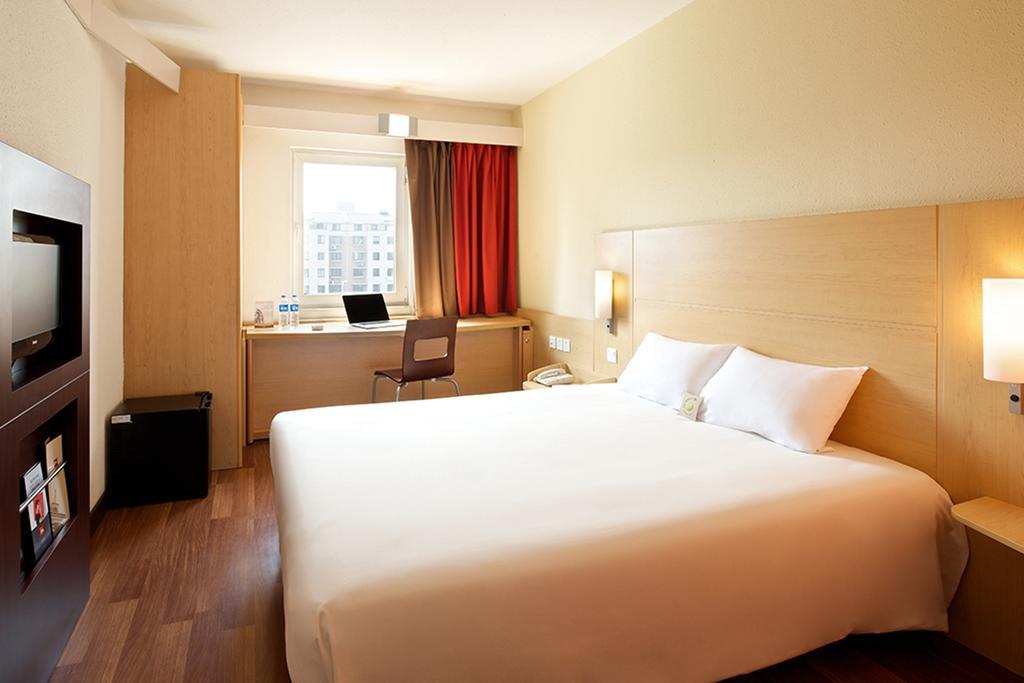 Ibis Ningbo Qianhu Plaza Hotel Exterior foto