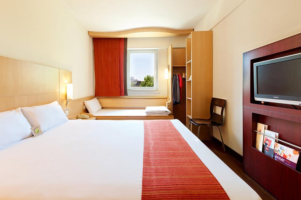 Ibis Ningbo Qianhu Plaza Hotel Exterior foto