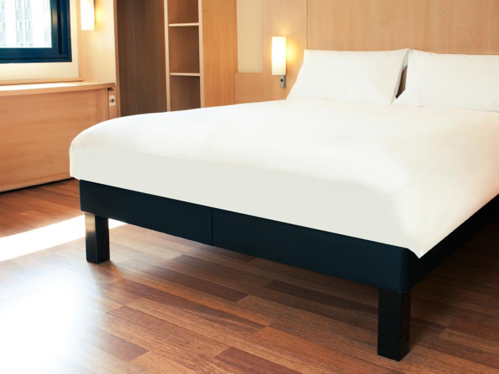 Ibis Ningbo Qianhu Plaza Hotel Exterior foto