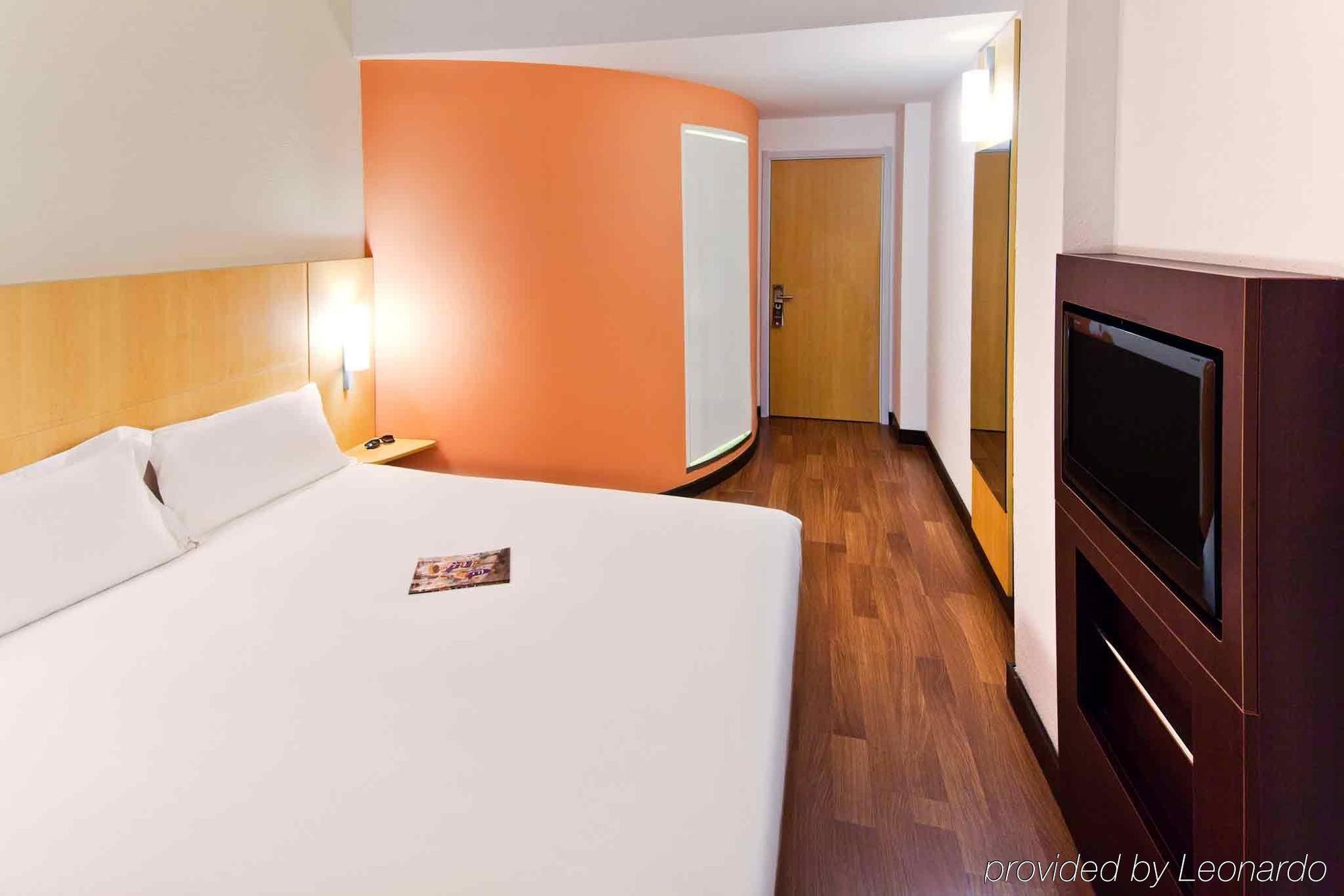 Ibis Ningbo Qianhu Plaza Hotel Exterior foto