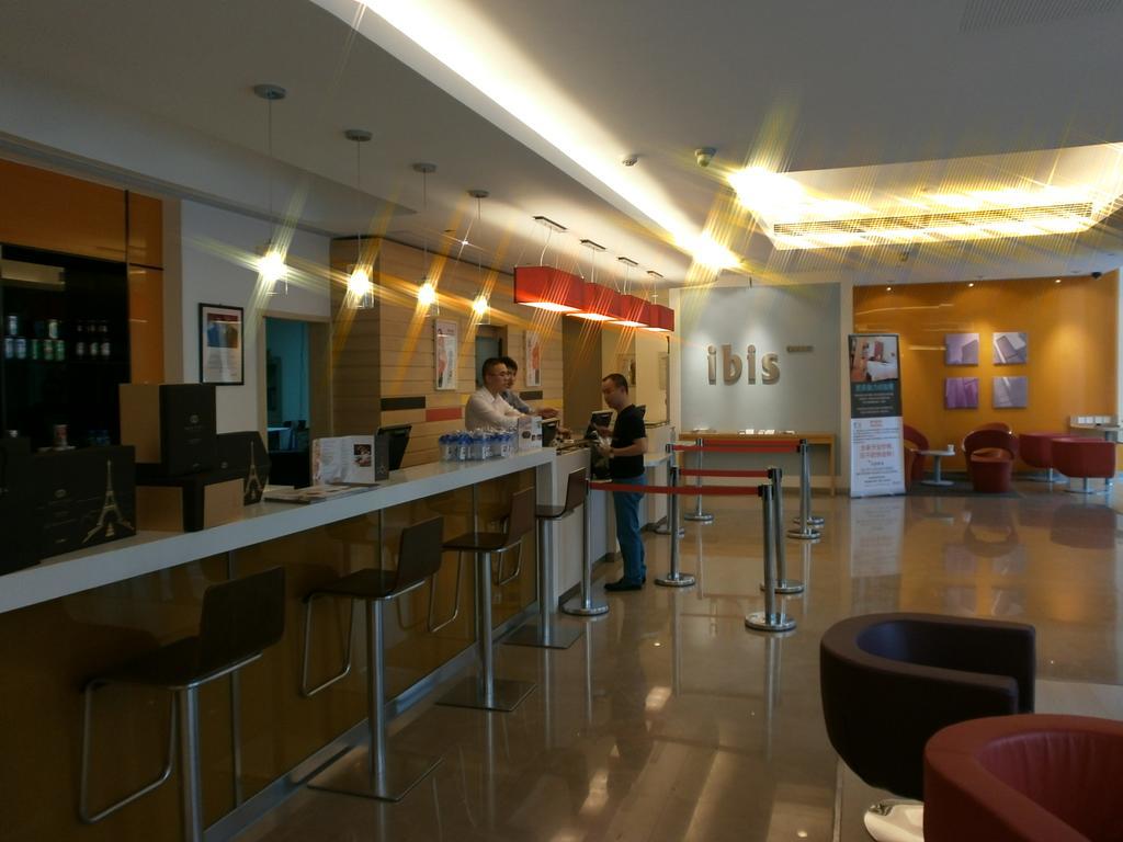 Ibis Ningbo Qianhu Plaza Hotel Exterior foto