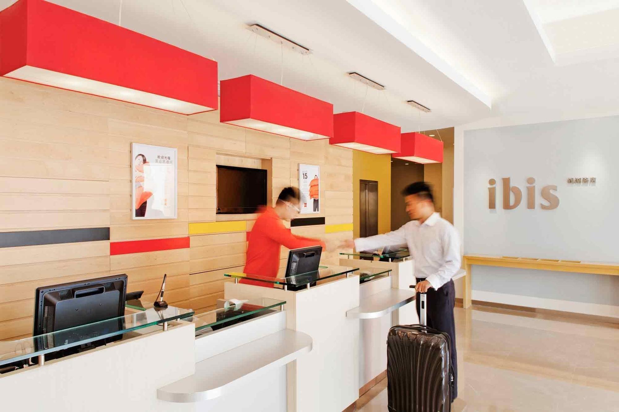 Ibis Ningbo Qianhu Plaza Hotel Exterior foto