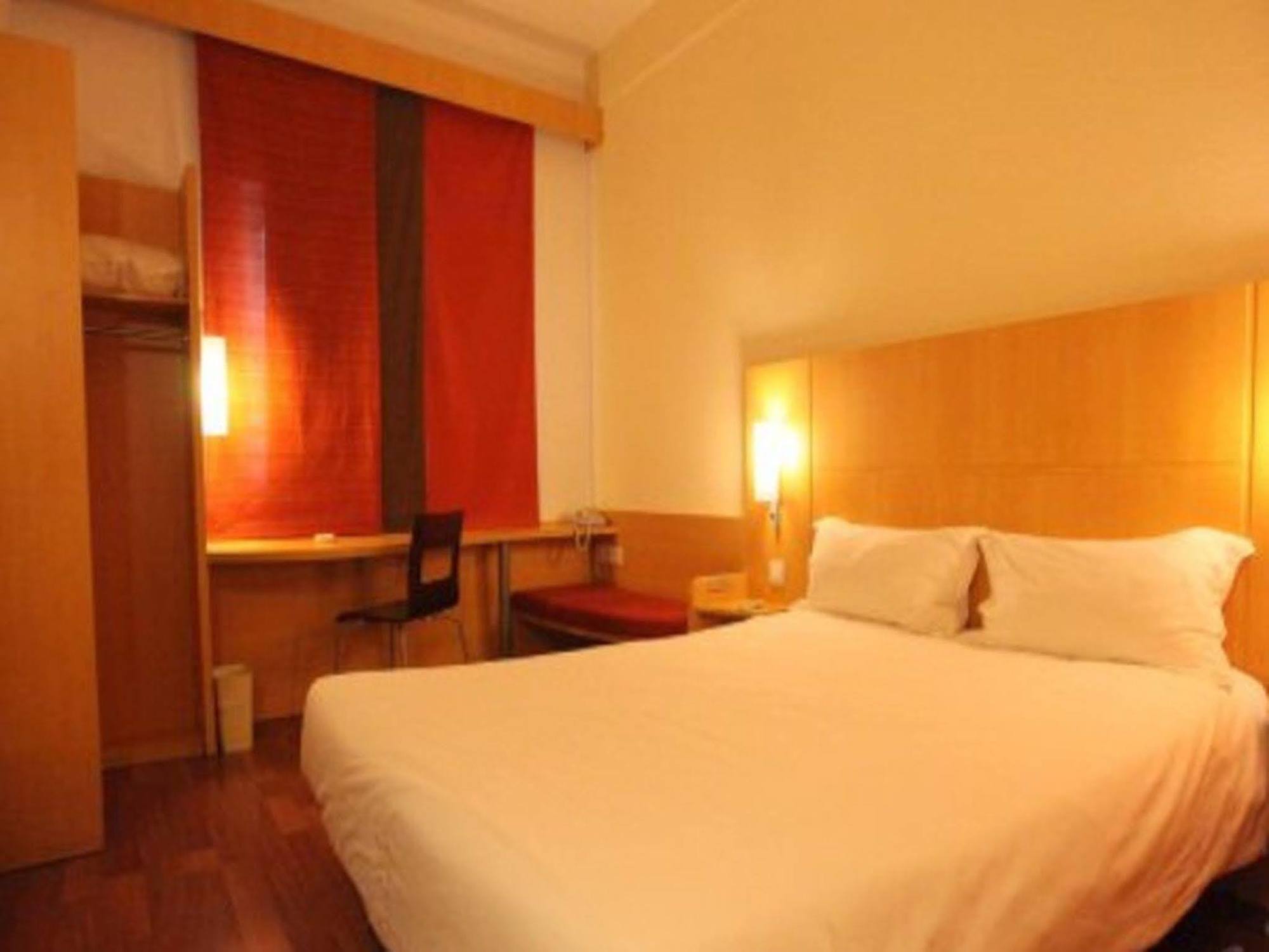 Ibis Ningbo Qianhu Plaza Hotel Exterior foto