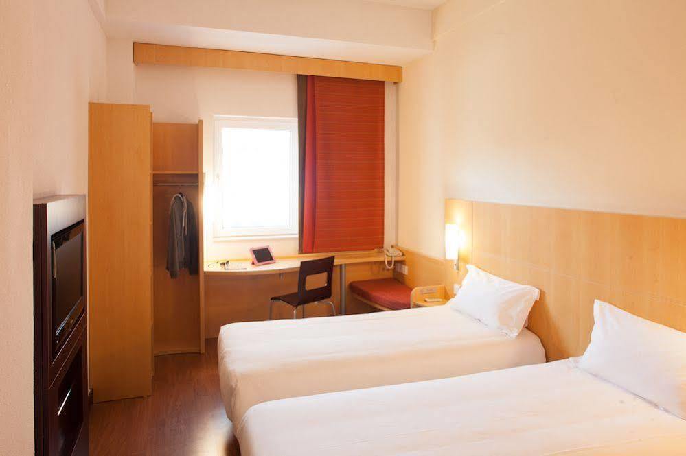 Ibis Ningbo Qianhu Plaza Hotel Exterior foto