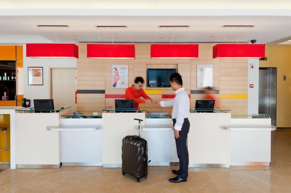 Ibis Ningbo Qianhu Plaza Hotel Exterior foto